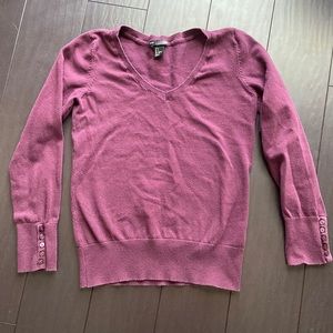 H&M’s women’s basic v-neck purple sweater size S VGUC